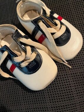Vintage Classic Kids White and Navy Lace-Up Shoes with Red Accent
